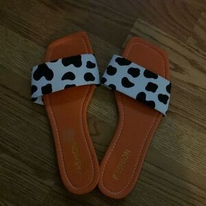 Cute women’s sandals size 11.5, white and black.